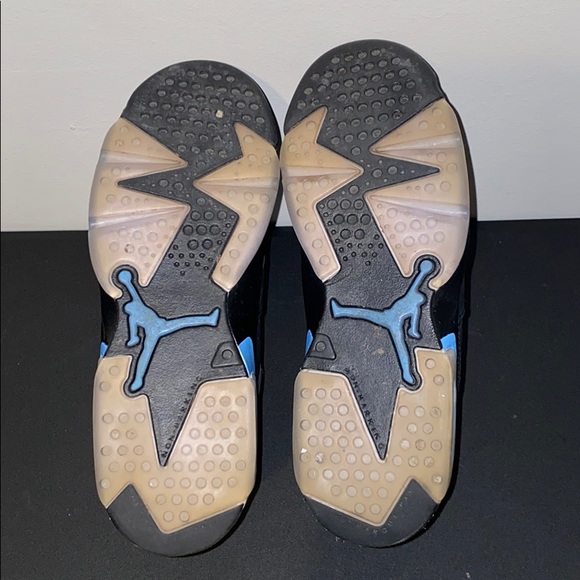 🔥Barely used Jordan retro 6 “UNC” size 5y🔥 - Picture 7 of 8